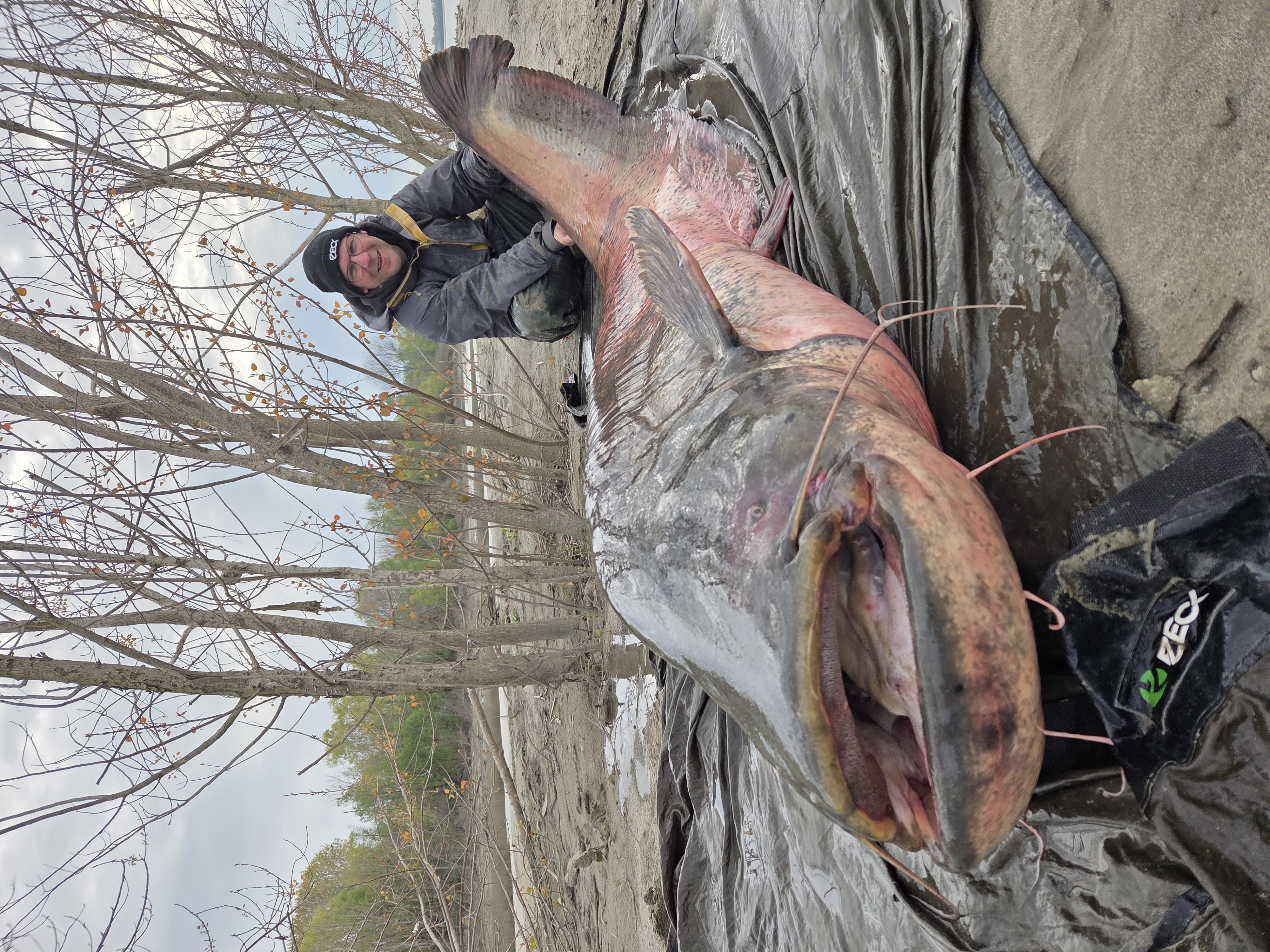 Benjamin Gründer mit kapitalem Wels